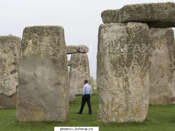 stonehenge sau atunci, s-au obosit sa-i dea aer vechime?se poate observa cum fost ntins mortarul.