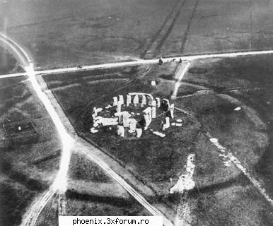 stonehenge sau poate sunt cnd s-a dat forma care are azi.asta e  fotografie din 1906 din balon