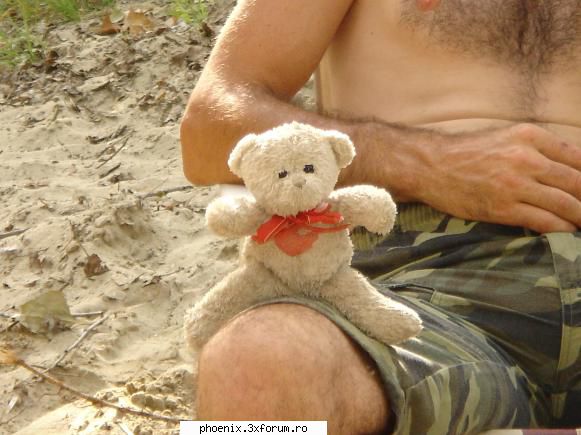 max , ..... asta-i frate cu pendales , timonierul meu !  :nebun:  :nebun:  :nebun: 

uite-l cu se
